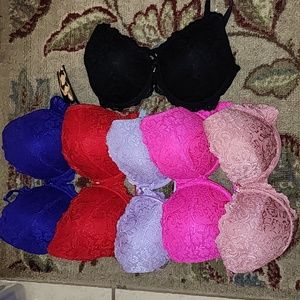 6 bras lot 40D Sold As Is